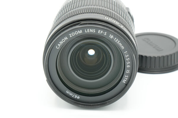 Canon EF-S 18-135mm f/3.5-5.6 IS STM