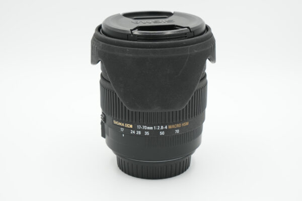 Sigma 17-70mm f/2.8-4 DC Macro OS HSM