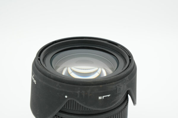 Sigma 17-70mm f/2.8-4 DC Macro OS HSM