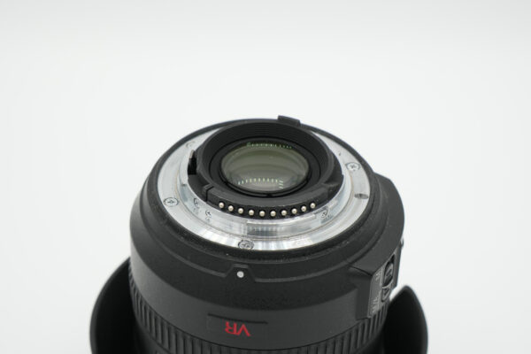 Nikon AF-S Nikkor DX 18-200mm f/3.5-5.6 G ED