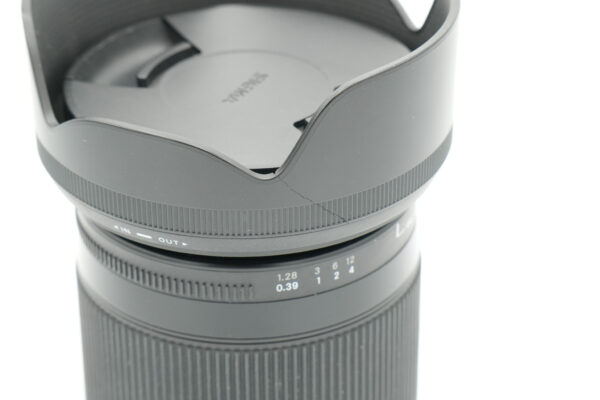 Sigma 18-300mm f/3.5-6.3 C DC Macro