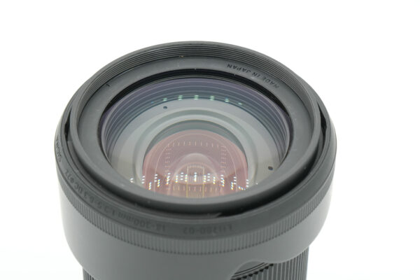 Sigma 18-300mm f/3.5-6.3 C DC Macro