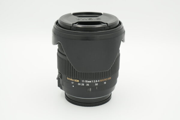 Sigma 17-70mm f/2.8-4 DC Macro OS HSM