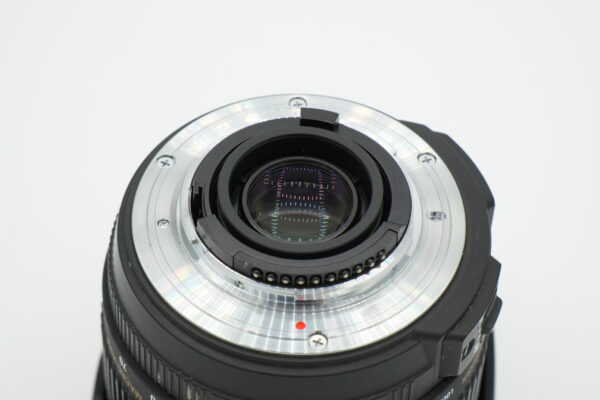 Sigma 17-70mm f/2.8-4 DC Macro OS HSM