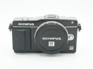 Olympus PEN E-PM2 + salama