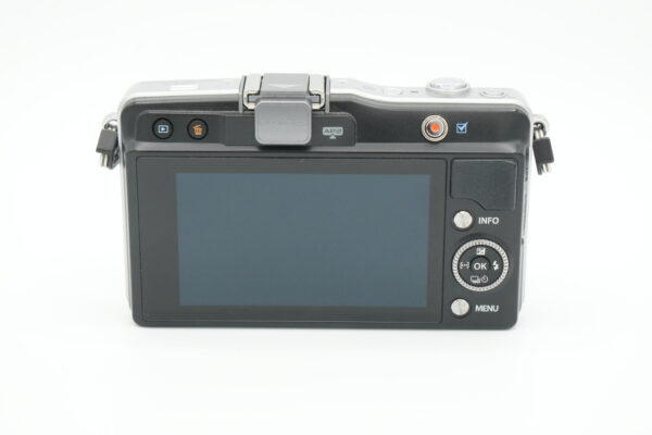 Olympus PEN E-PM2 + salama