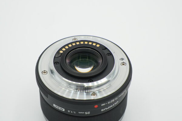 Olympus M.zuiko Digital 25mm f/1.8