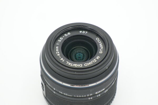 Olympus M.Zuiko 14-42mm f/3.5-5.6 II R