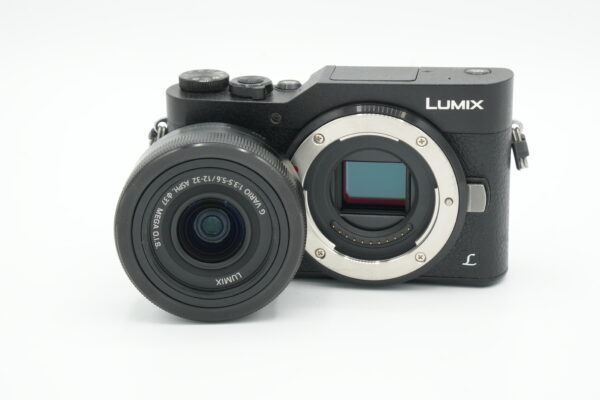 Panasonic Lumix DC-GX800 + 12-32mm
