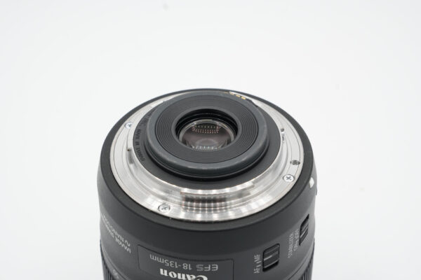 Canon EF-S 18-135mm f/3.5-5.6 IS Nano USM