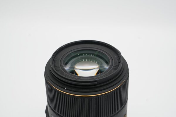 Sigma 105mm F2.8 DG Macro HSM