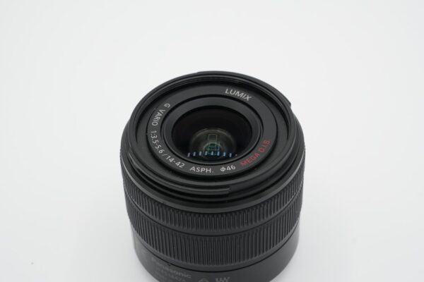 Panasonic Lumix 14-42mm f/3.5-5.6 II