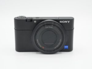 Sony Cyber-shot DSC-RX100 + lisäakku
