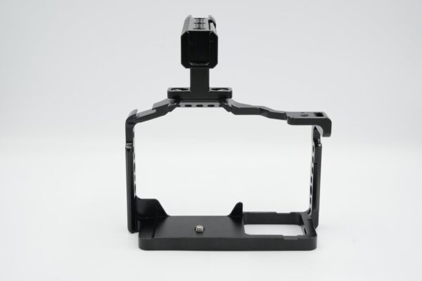 349b744c7bcf4c4aa96efeb94d58307a-1.jpg Panasonic Lumix GH5S + Smallrig camera cage