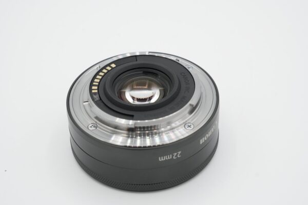 4281e12868cd4c2fbee46ef5f3d83924-1.jpg Canon EF-M 22mm f/2 STM