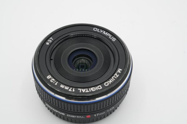 Olympus M.Zuiko Digital 17mm f/2.8