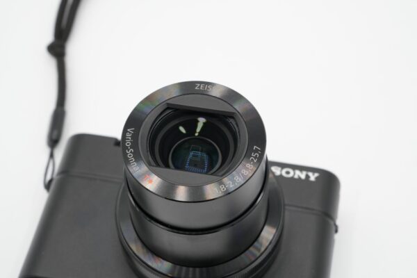8f91e63d9da04d4fbb8c23323708bf14 Sony Cyber-shot DSC-RX100 III