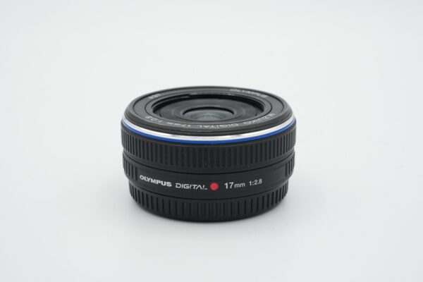 Olympus M.Zuiko Digital 17mm f/2.8