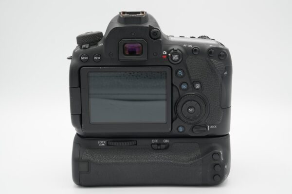 a46f5712d86948ed8dc2364dab29b87c Canon EOS 6D Mark II (sc 50,000) + akkukahva ja lisäakku