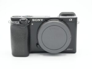 bc54c64cca5345d4afdbf942a0e677c7 Sony a6000 + lisäakku