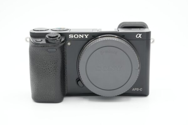bc54c64cca5345d4afdbf942a0e677c7 Sony a6000 + lisäakku