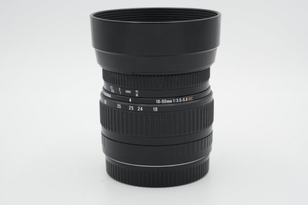 c31bbc6cd60448f7a7c18ce74605f6fd Sigma 18-50mm f/3.5-5.6 DC