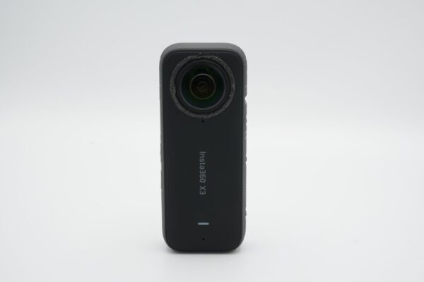 c42b87bef29c47c393ac112e7c9cfebe-1.jpg Insta360 X3 + Lisäakku + Selfie stick + Helmet mount