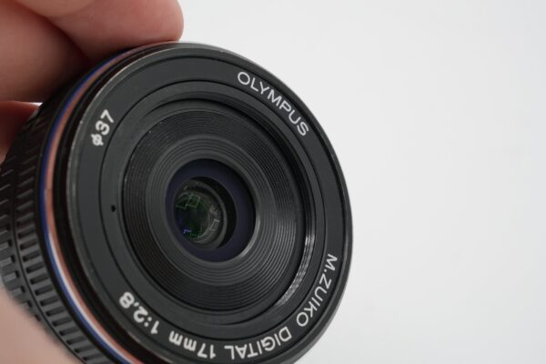 Olympus M.Zuiko Digital 17mm f/2.8