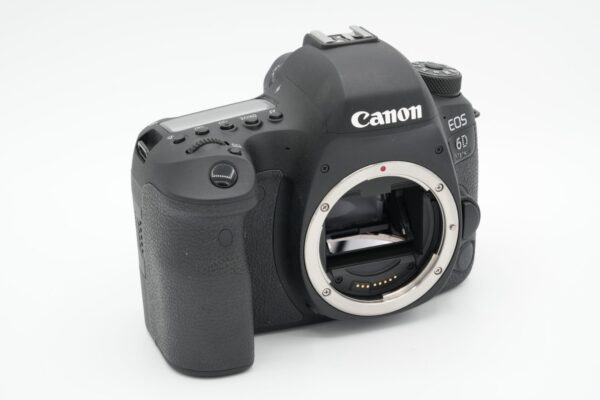 04e7596d86ca403fae9c5b4791f3a024-2 Canon EOS 6D Mark II